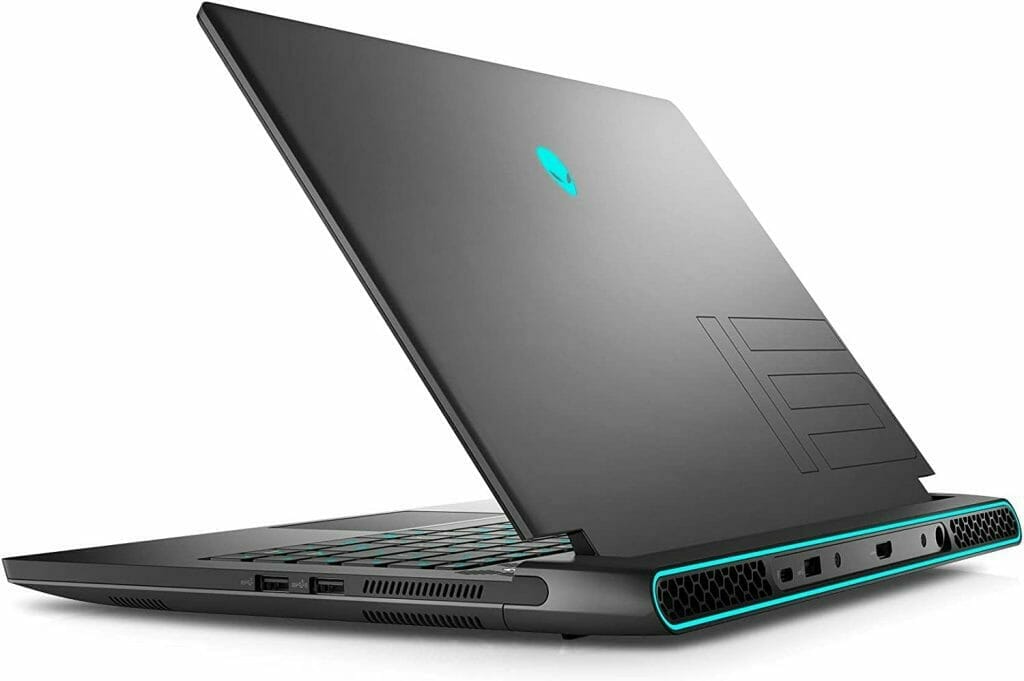 Alienware m15 R7 Review lid