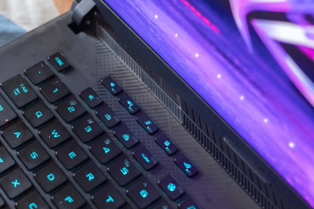 Asus ROG Strix G16 Review (G614JIR-AS94) keyboard